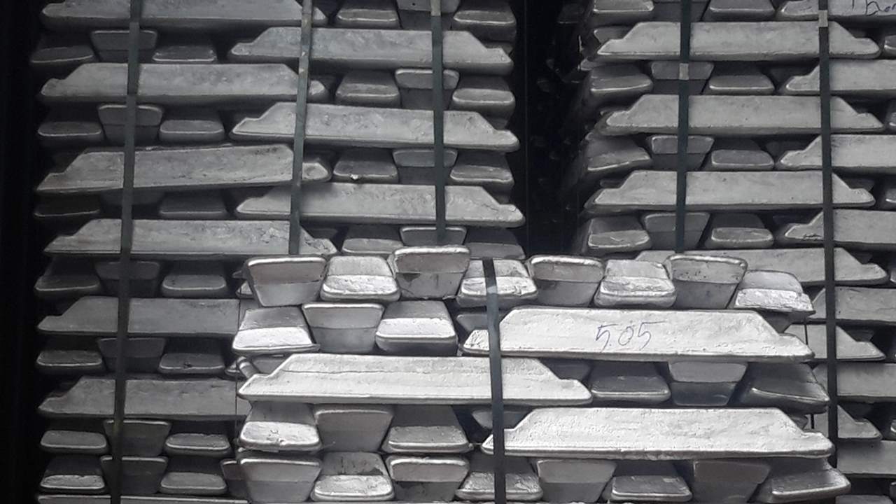 حبس‌شده در میان‌دست: تحلیل وضعیت صنعت آلومینیوم ایران