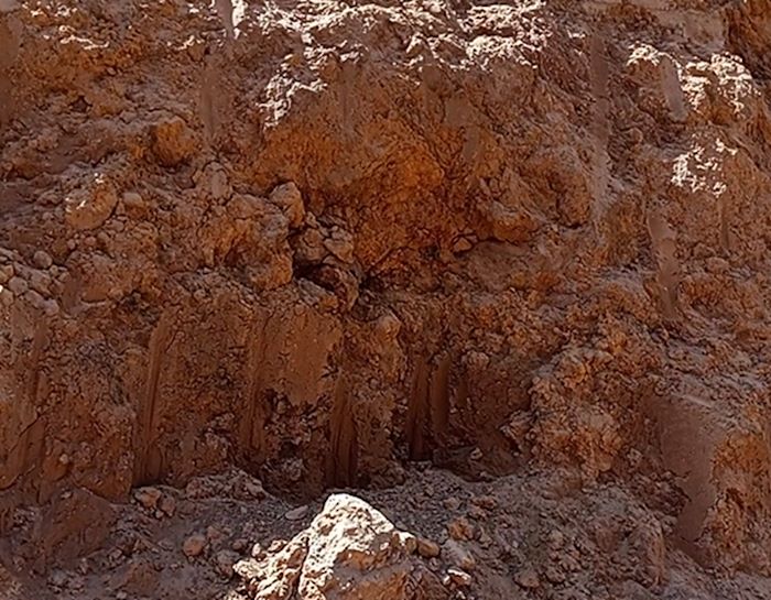 وجود منگنز در زون اکسیدی کانسار مهدی‌آباد